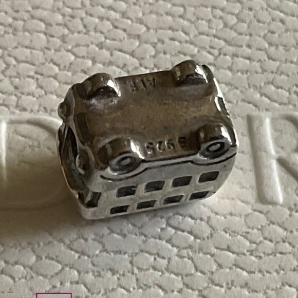 Pandora London Union Jack bus - Picture 4 of 4